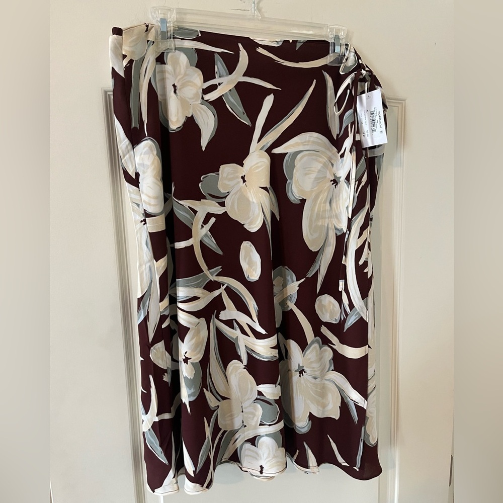 Nordstrom Rack Floral Midi Wrap Skirt in Burgundy & Cream Women’s Size XL - Picture 10 of 16